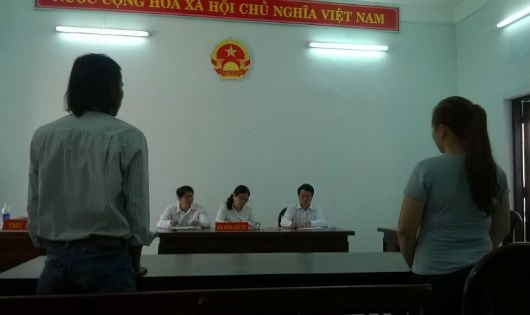 Bi hài chuyện vợ bắt chồng chọn 1 trong 2