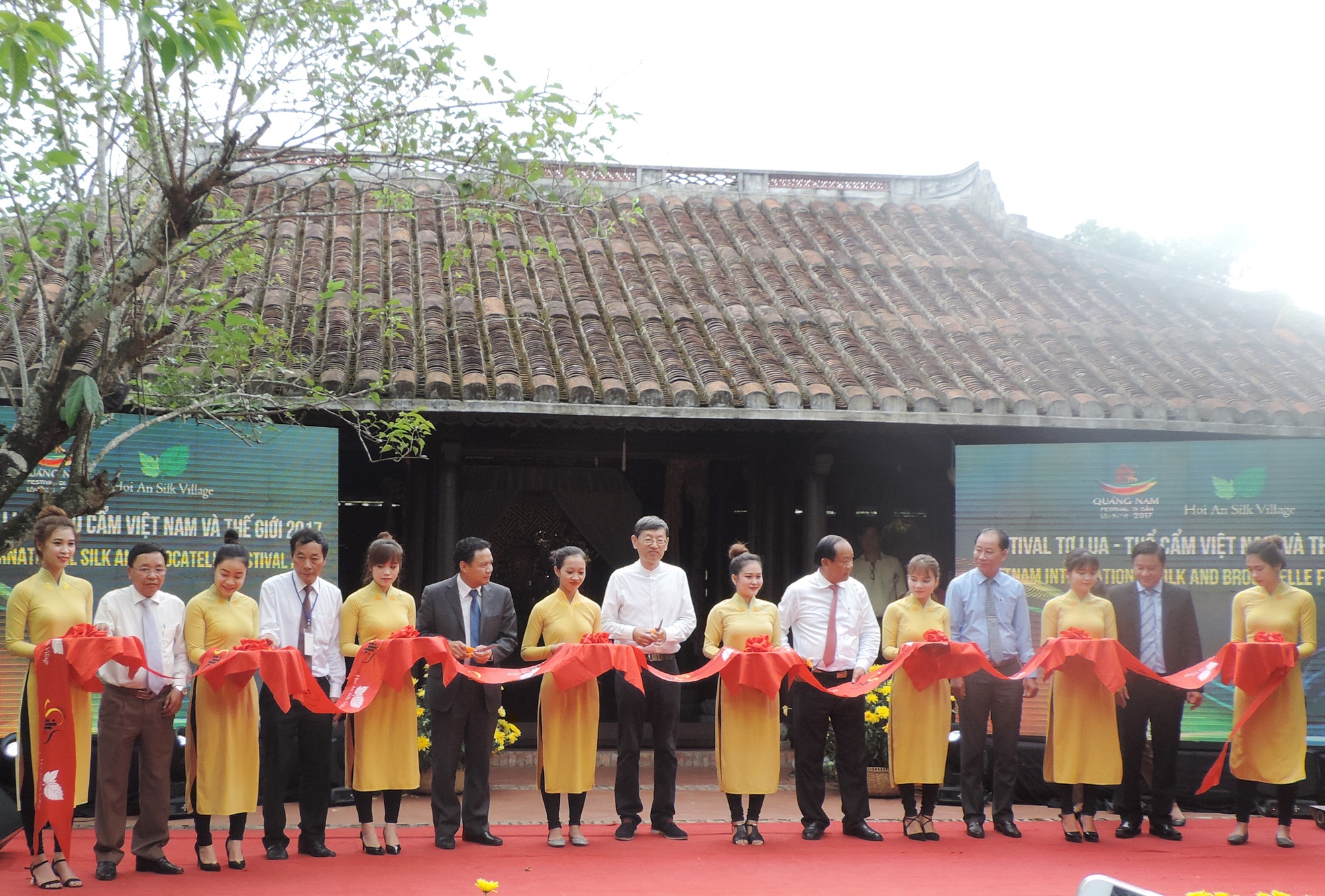 Tơ lụa đẹp nhất Ch&acirc;u &Aacute; hội ngộ tại Festival tơ lụa Hội An 2017 - Ảnh 1.
