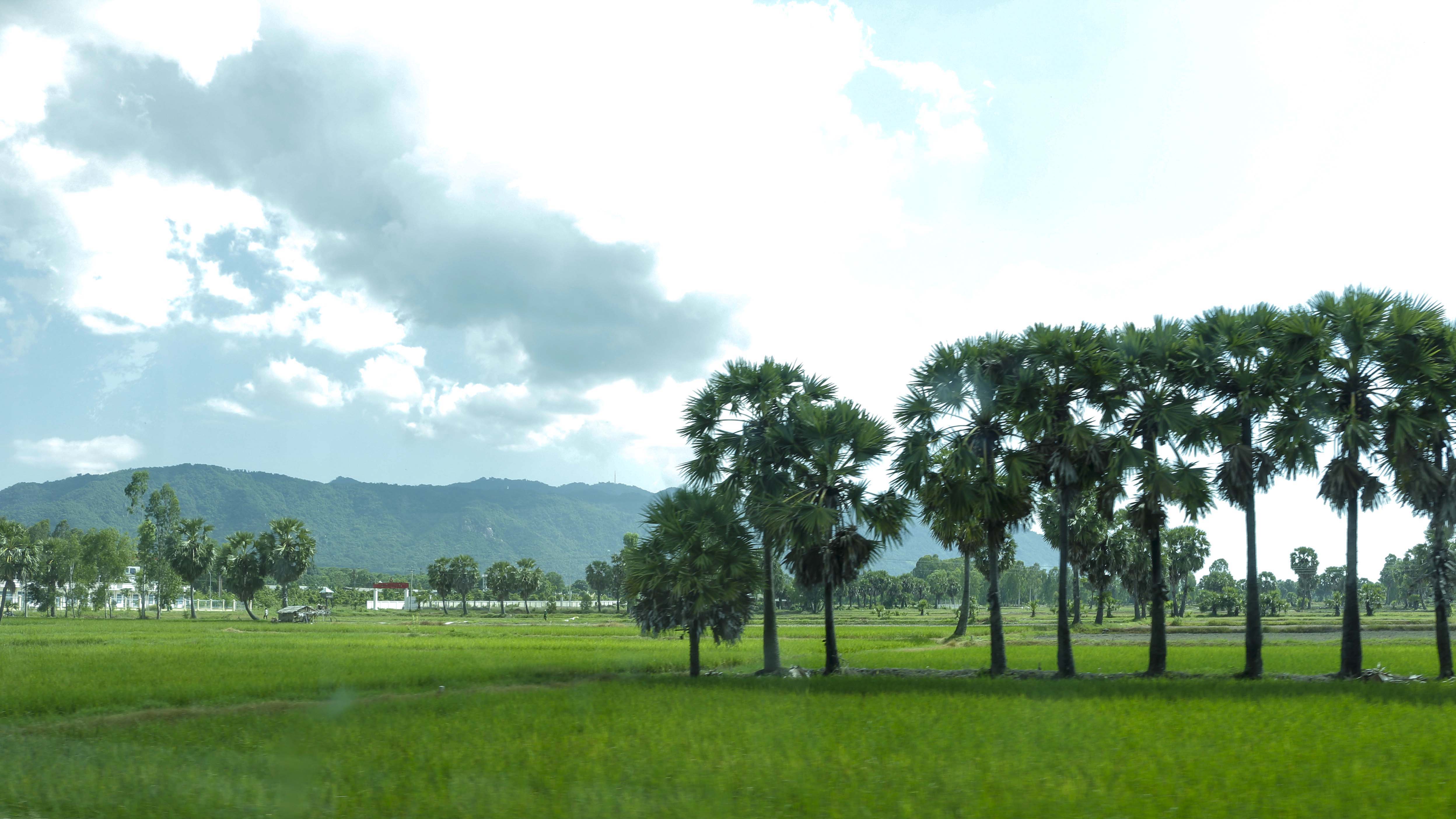 Những hình ảnh tuyệt đẹp trên “nóc nhà miền Tây” - Ảnh 1.