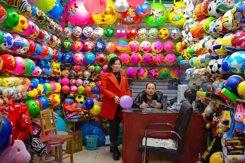 Khu chợ b&aacute;n đồ Made in China lớn nhất thế giới - Ảnh 10.