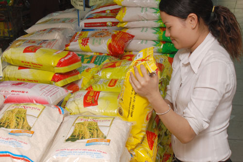Gạo cao cấp ng&agrave;y c&agrave;ng nhiều tr&ecirc;n thị trường Ảnh: TẤN THẠNH