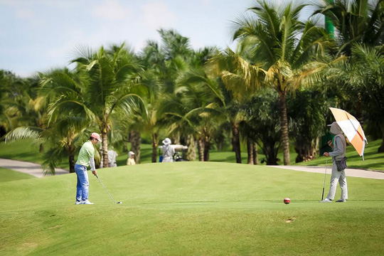 Thu hồi đất sân golf Tân Sơn Nhất bất cứ lúc nào - Ảnh 2.