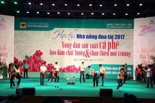 Hỗ trợ người trồng cà phê giỏi học tập ở nước ngoài