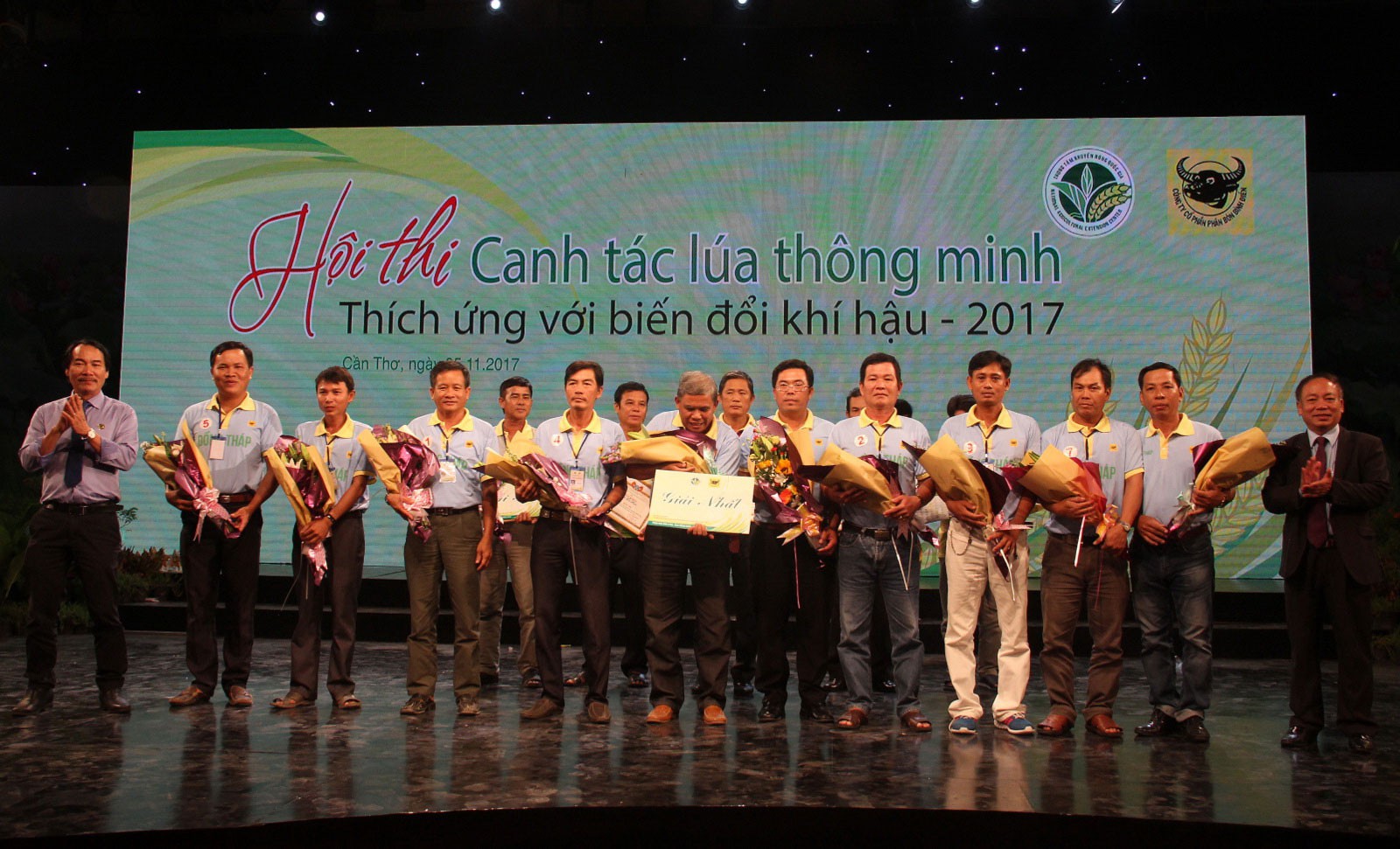 Nông dân khá hơn với Canh tác lúa thông minh - Ảnh 1.
