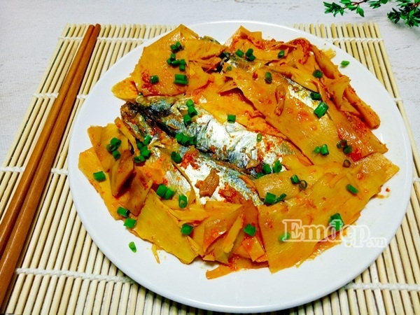 Trời mưa ăn cá nục kho măng đậm đà, cả nhà ngon cơm - Ảnh 11.