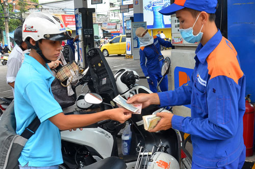 Thuế xăng dầu cao quá!
