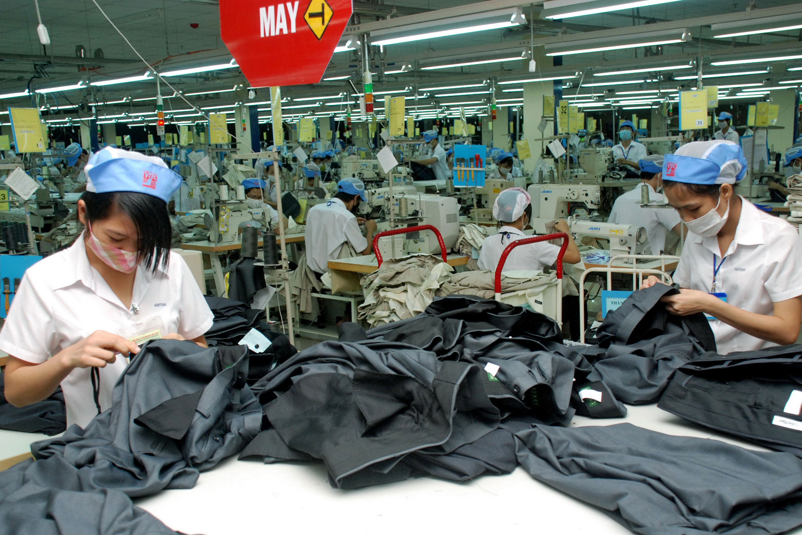 Kinh tế chuyển dịch tích cực