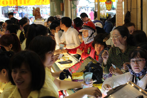 Vàng miếng SJC ế trong ngày Thần Tài