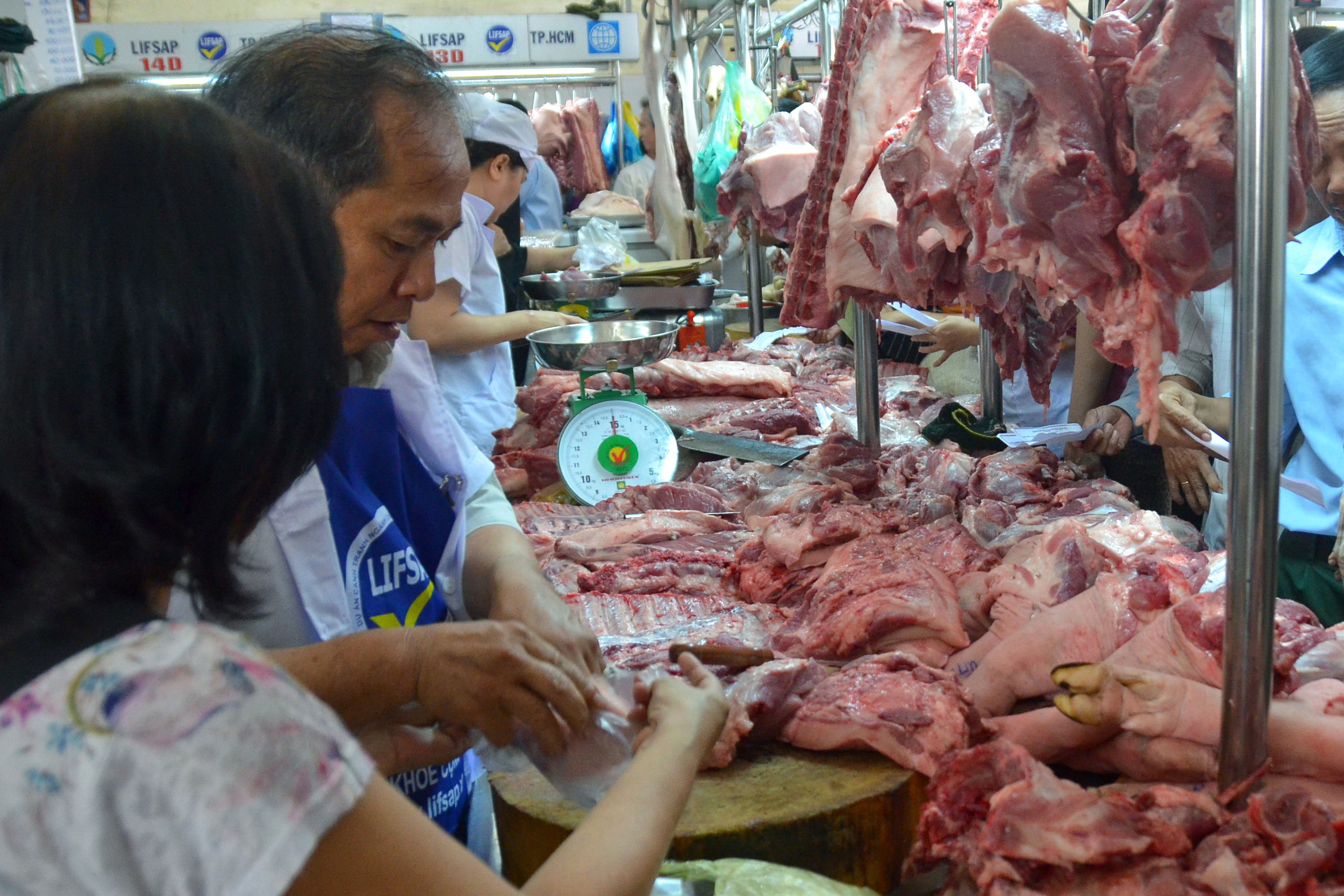 Truy xuất nguồn gốc thịt gặp khó ở chợ