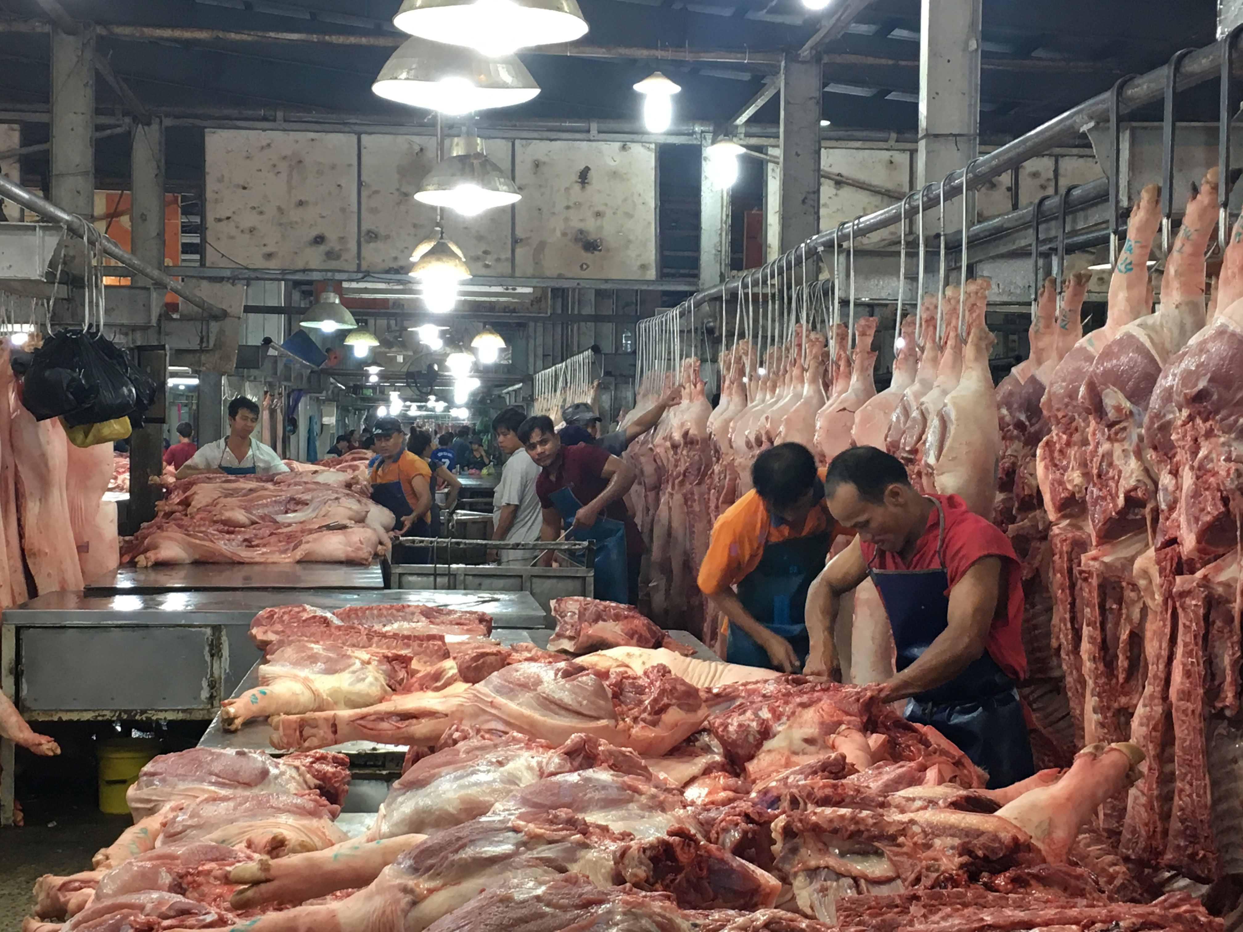 Mở cao điểm kiểm soát nguồn thịt heo vào TP HCM