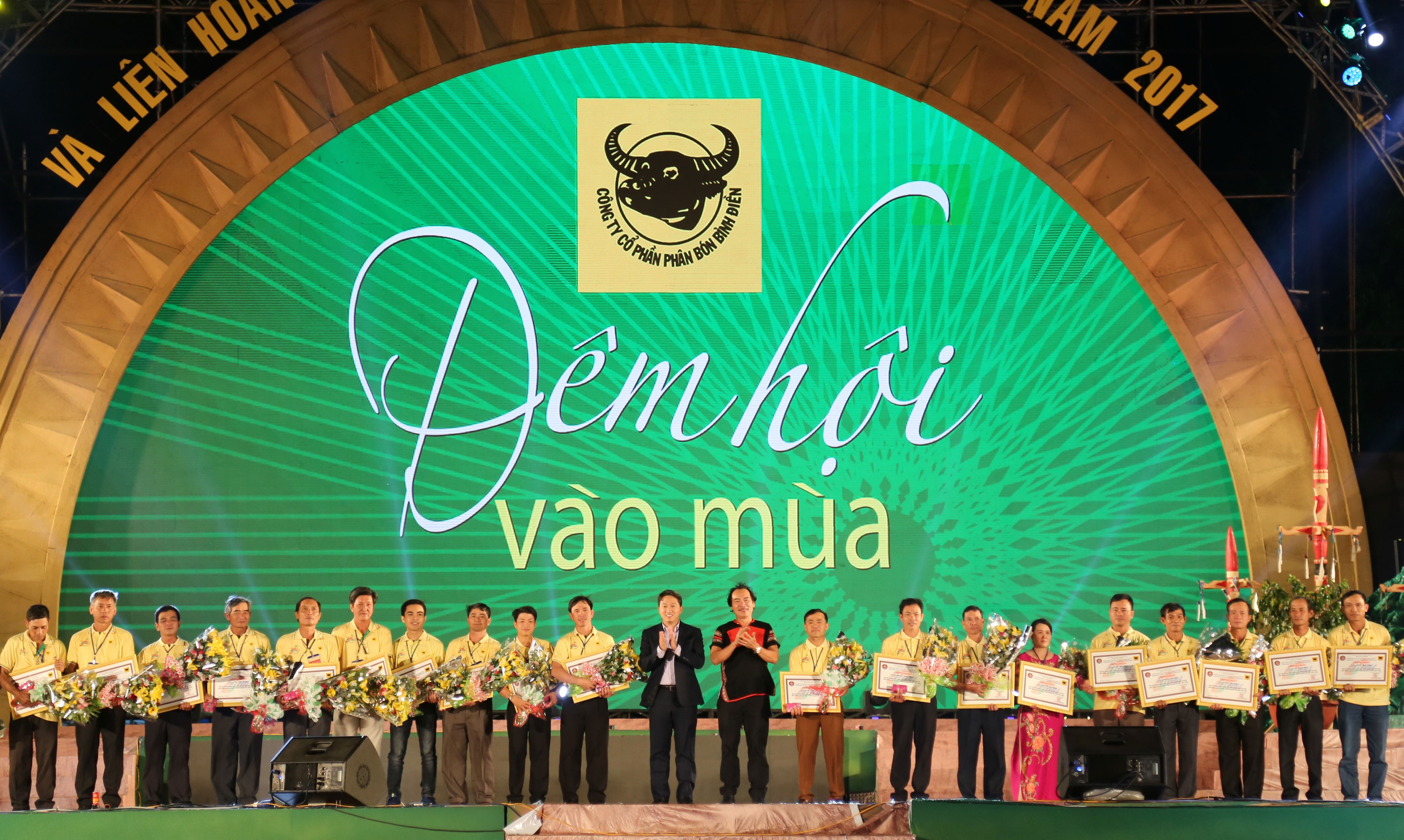 Cùng Tây Nguyên vào mùa
