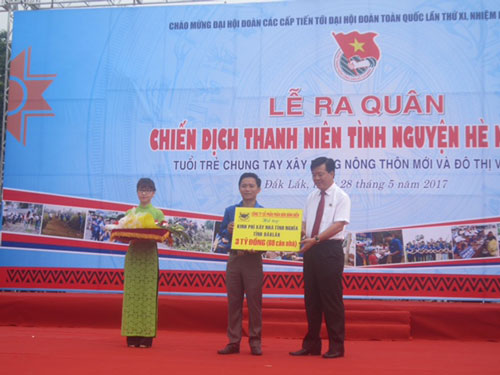 Phân bón Bình Điền đền ơn cựu TNXP