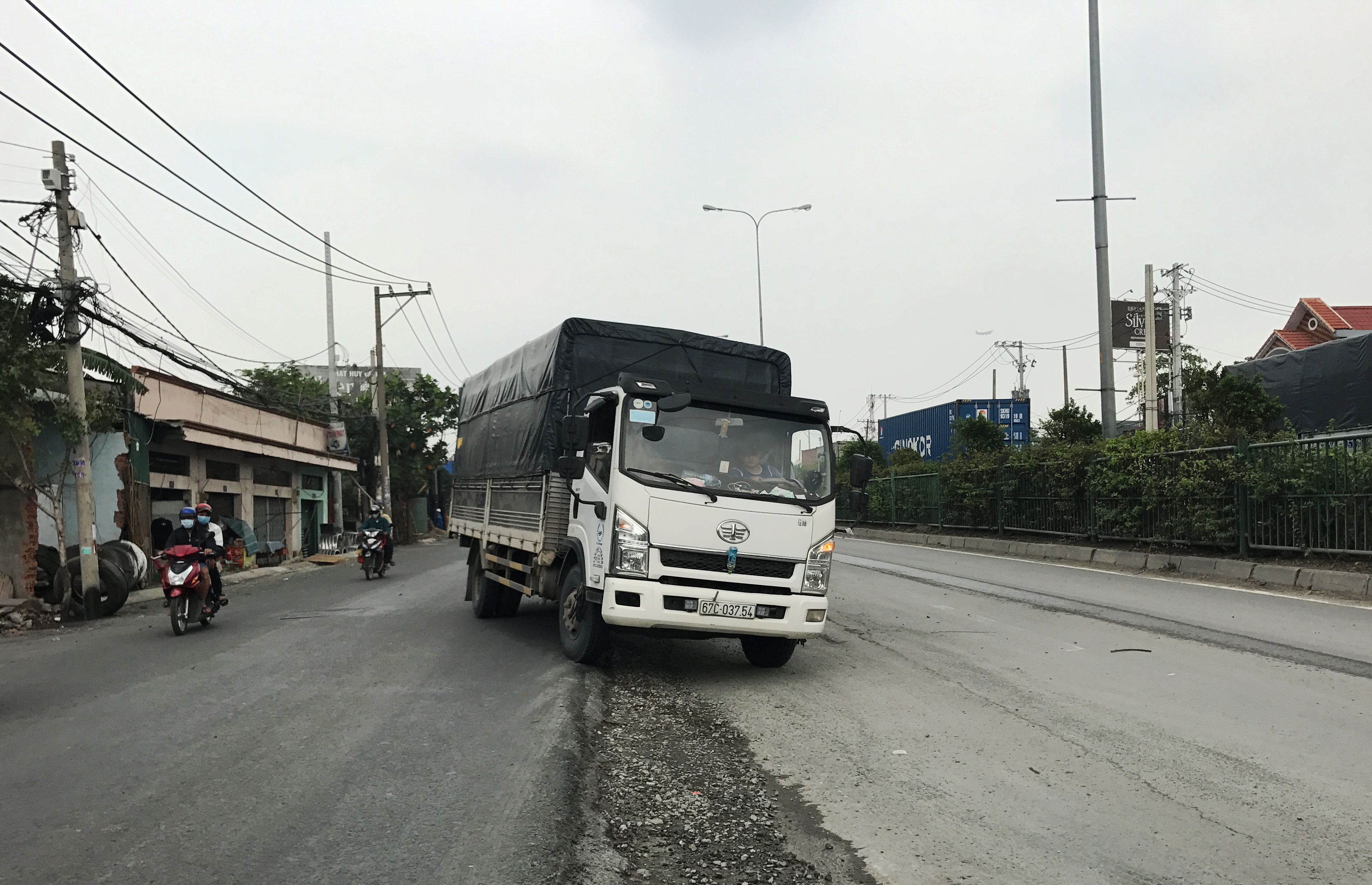 Thi c&ocirc;ng Quốc lộ 1 bầy hầy, nhiều nh&agrave; thầu bị xử phạt - Ảnh 5.