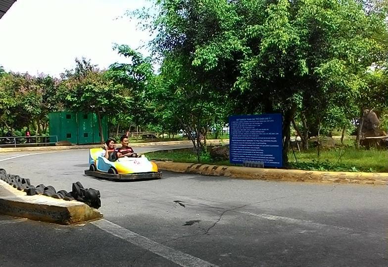 Chơi đua xe bị đứt ruột, du kh&aacute;ch khởi kiện khu du lịch - Ảnh 2.