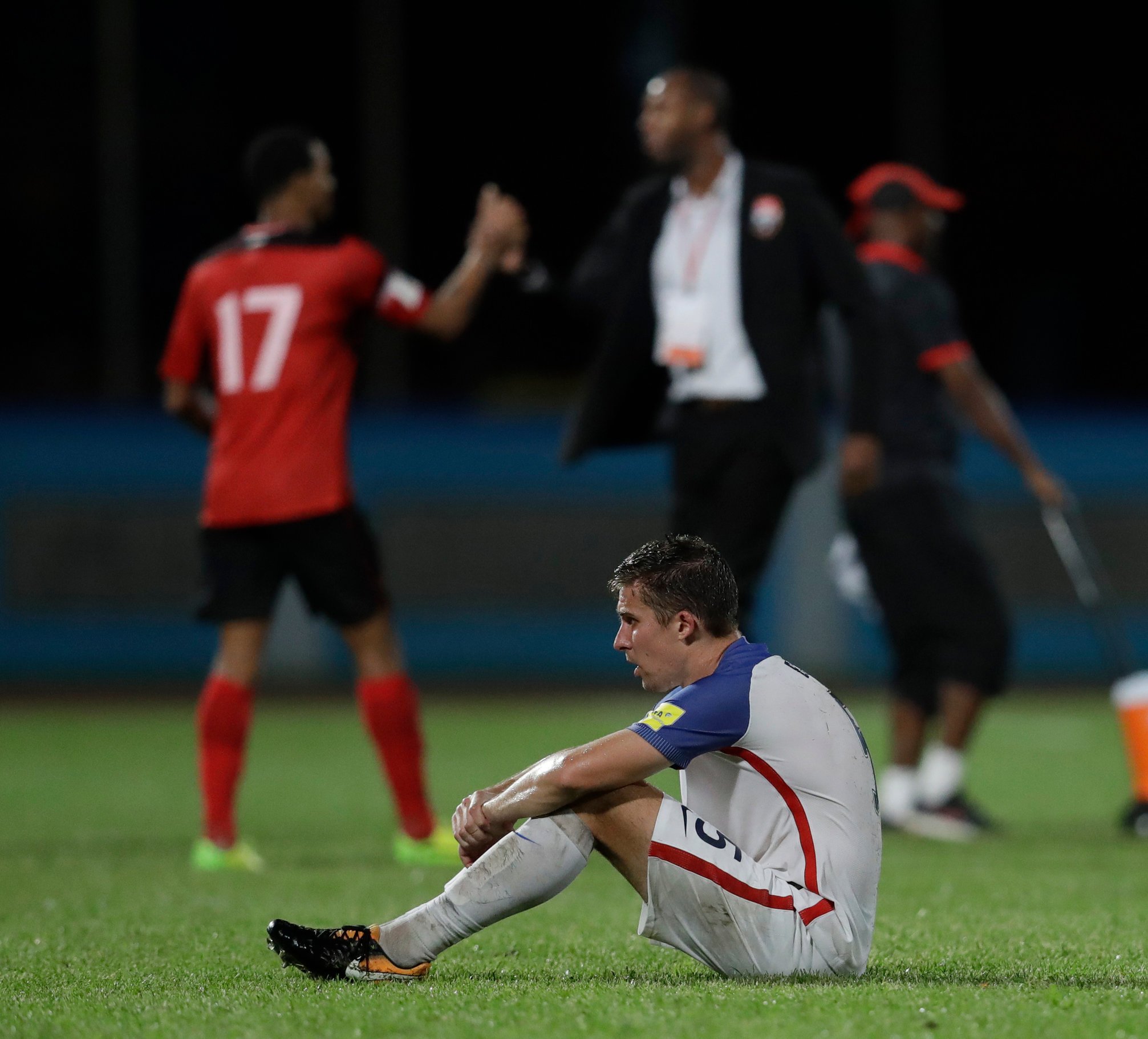 Thua đội bét bảng, tuyển Mỹ mất vé World Cup sau 31 năm