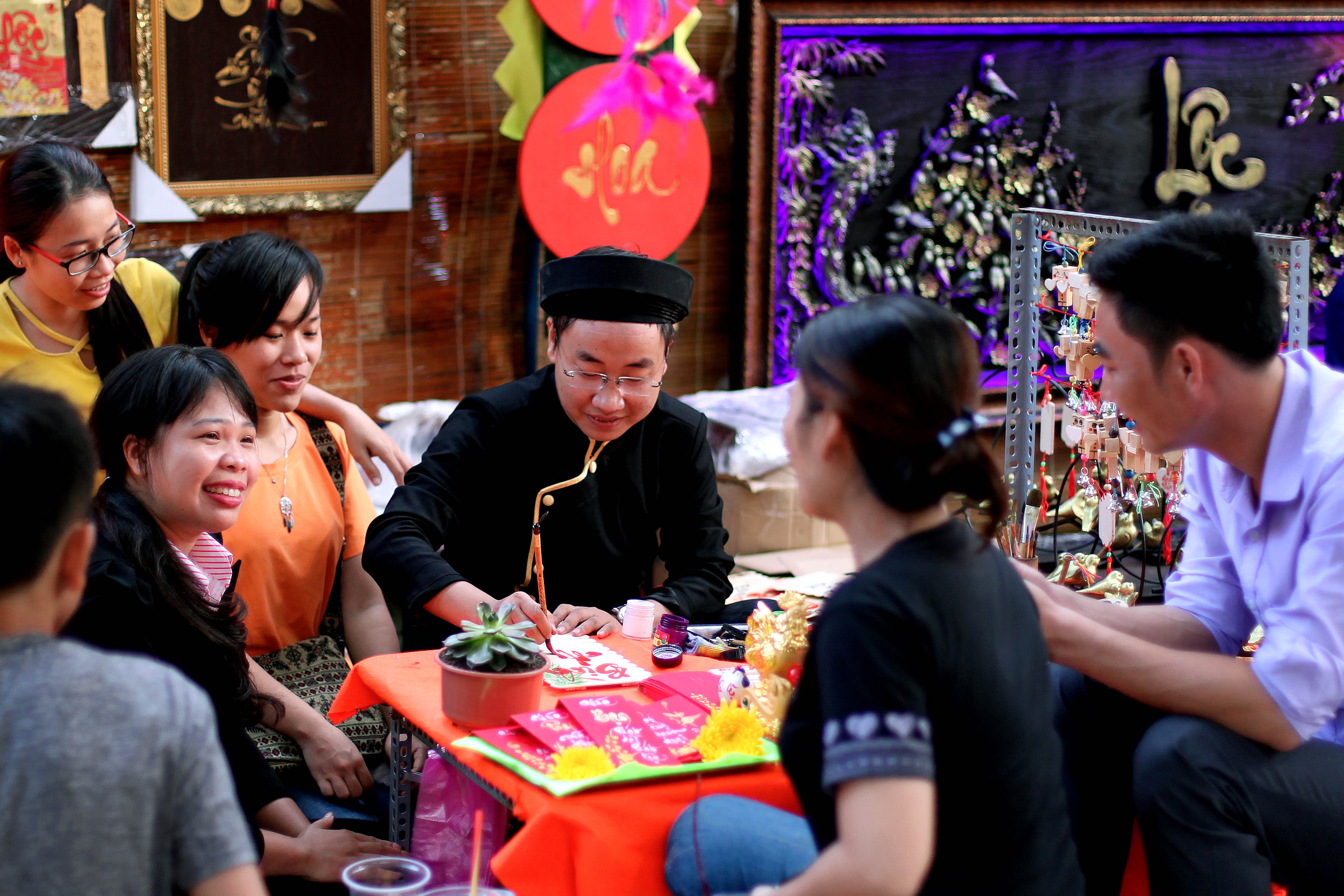 "Phố chữ" Sài Gòn rạo rực trước Tết