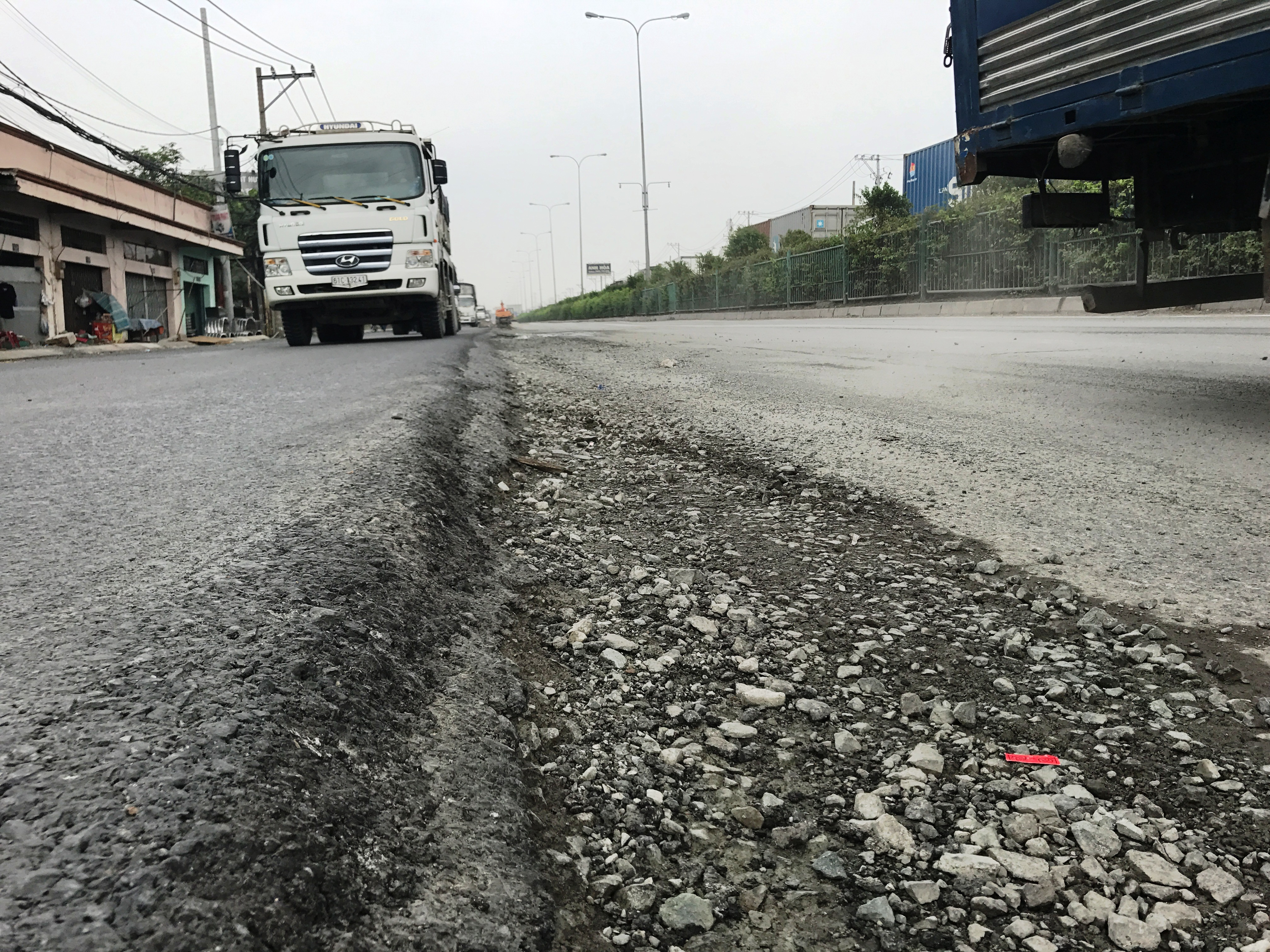 Thi c&ocirc;ng Quốc lộ 1 bầy hầy, nhiều nh&agrave; thầu bị xử phạt - Ảnh 4.
