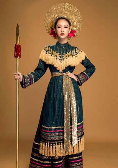 Hà Thu mang câu chuyện Hai Bà Trưng đến Hoa hậu Trái Đất 2017 - Ảnh 1.
