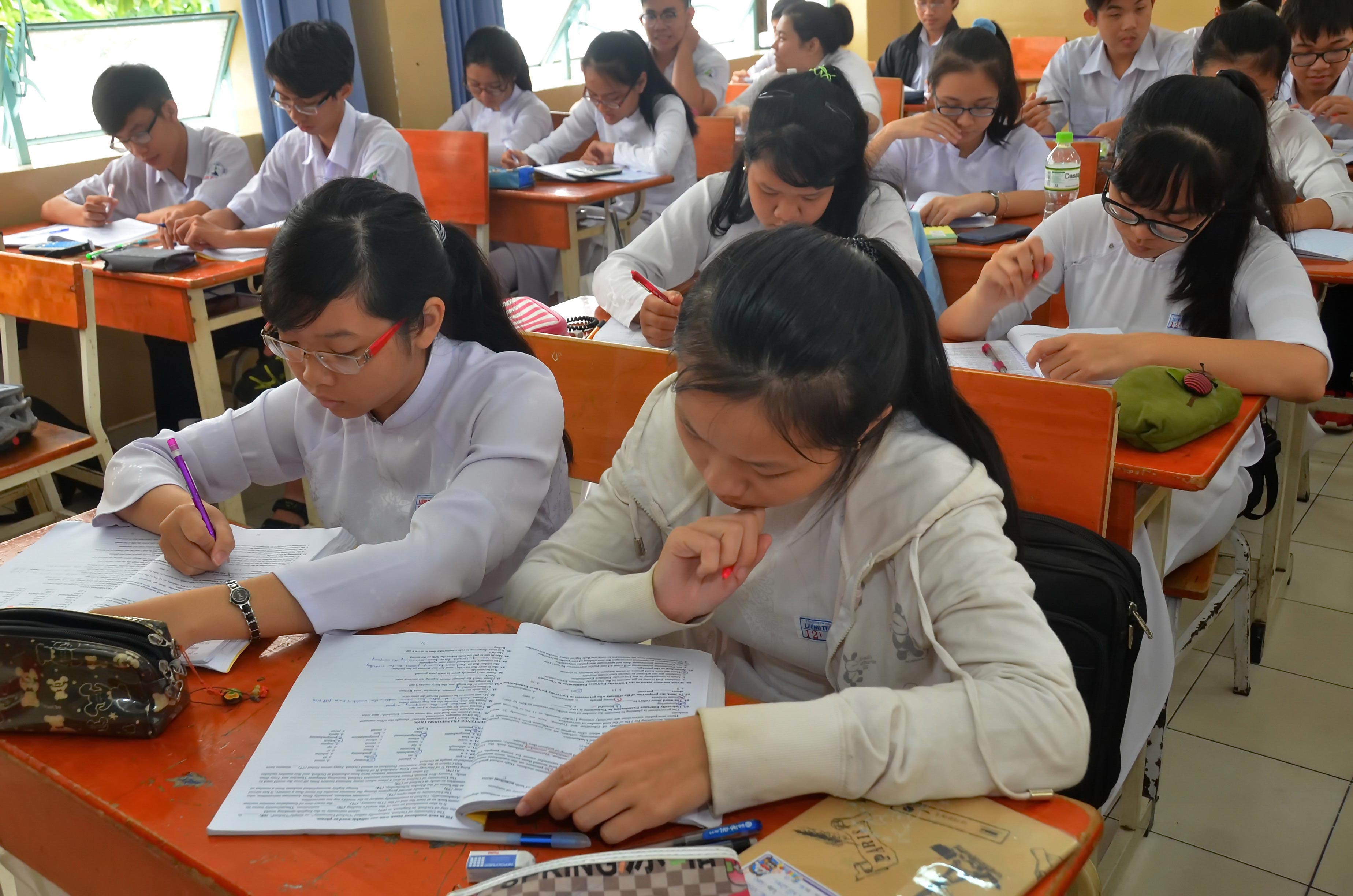 Thi theo trắc nghiệm: Hiếm điểm khá, giỏi