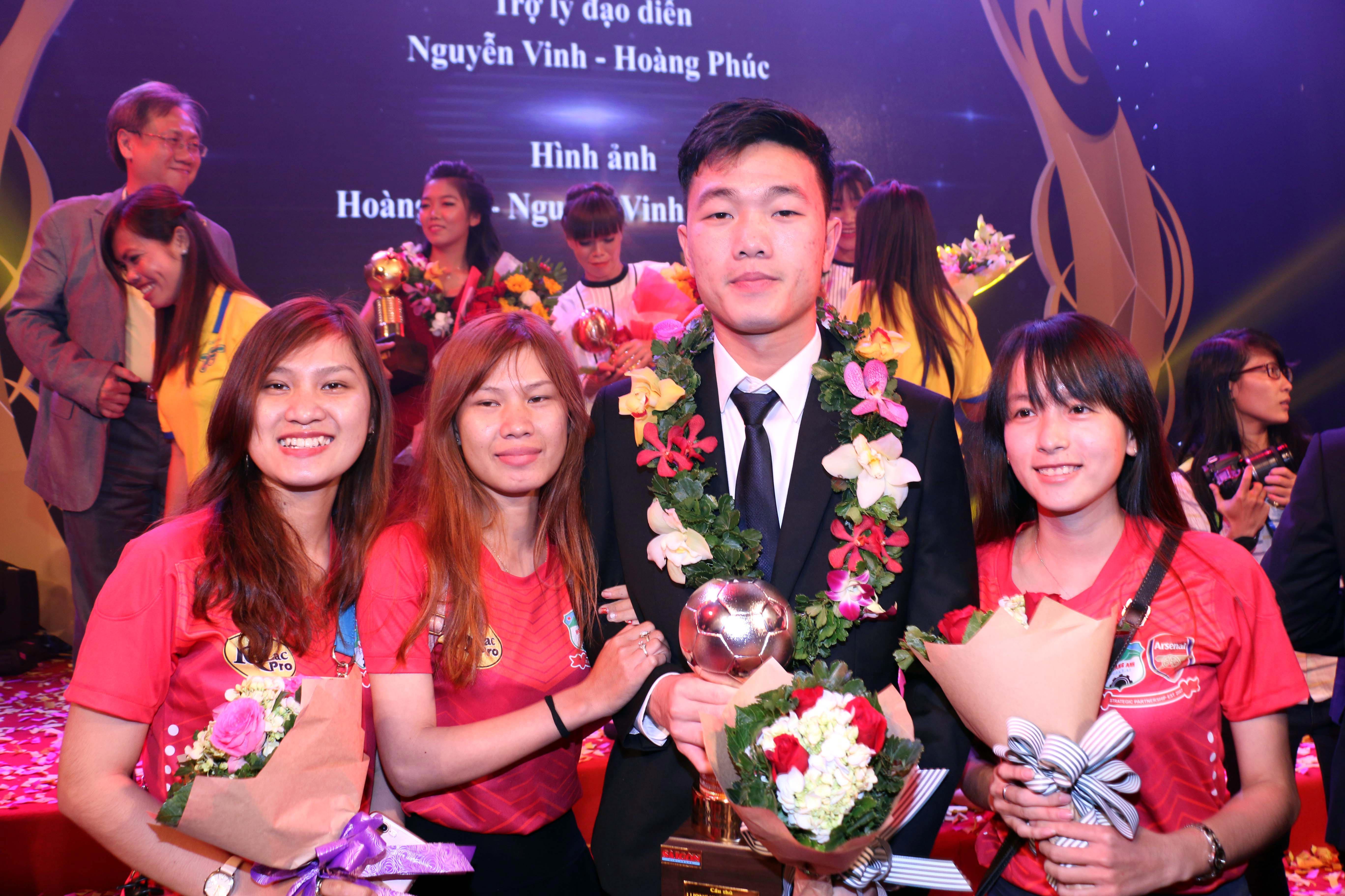 Với tài năng và cách ứng xử nhã nhặn, điềm đạm, Xuân Trường đáng là cầu thủ trẻ được mến mộ nhất hiện nay Ảnh: QUANG LIÊM