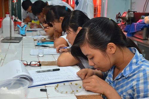 Giáo dục ĐH thụt lùi, vì đâu?