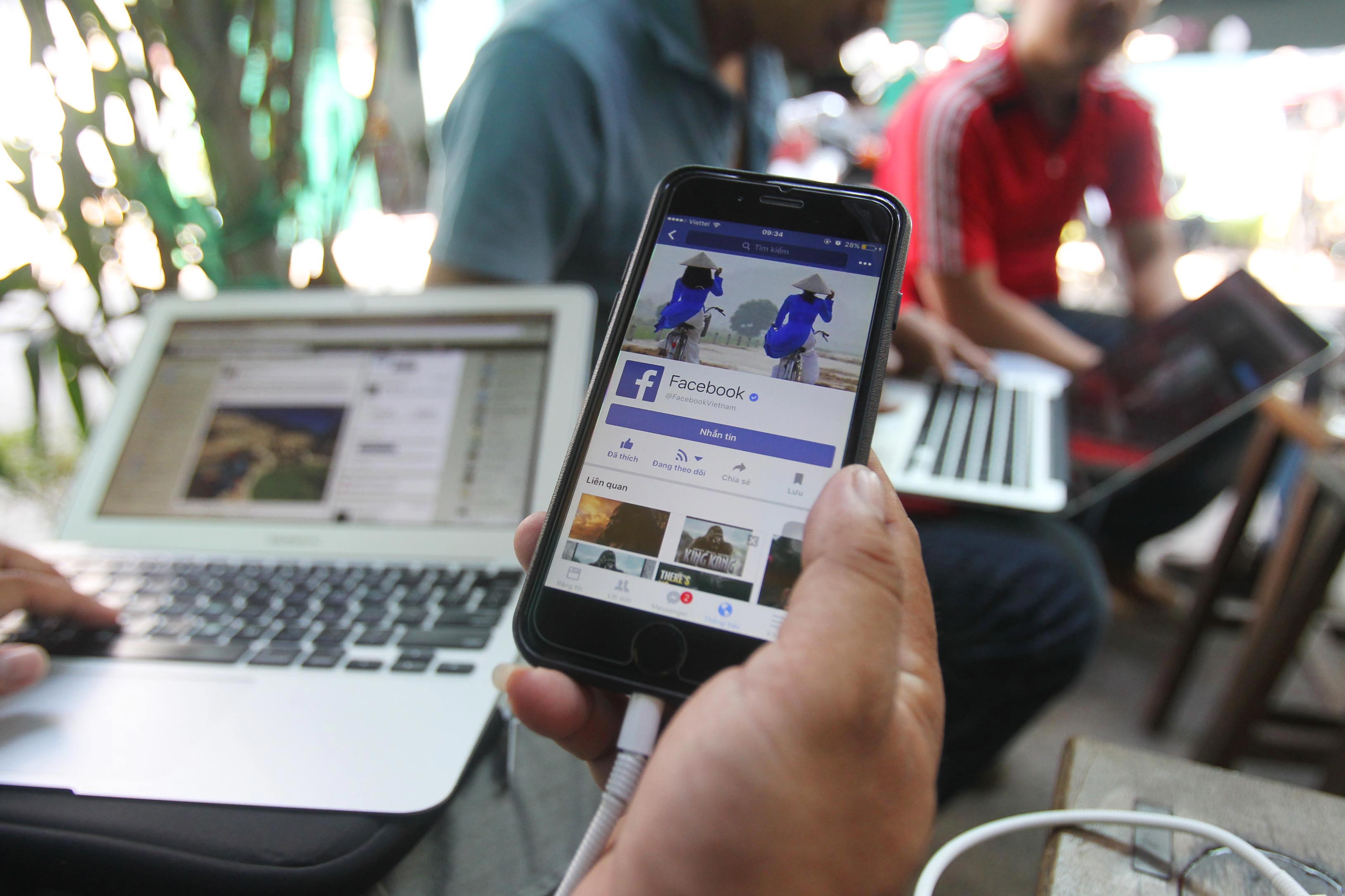 Chấn chỉnh giao tiếp qua Facebook