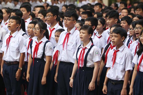 Chương tr&igrave;nh học phổ th&ocirc;ng hiện qu&aacute; tải với học sinh Ảnh: HO&Agrave;NG TRIỀU