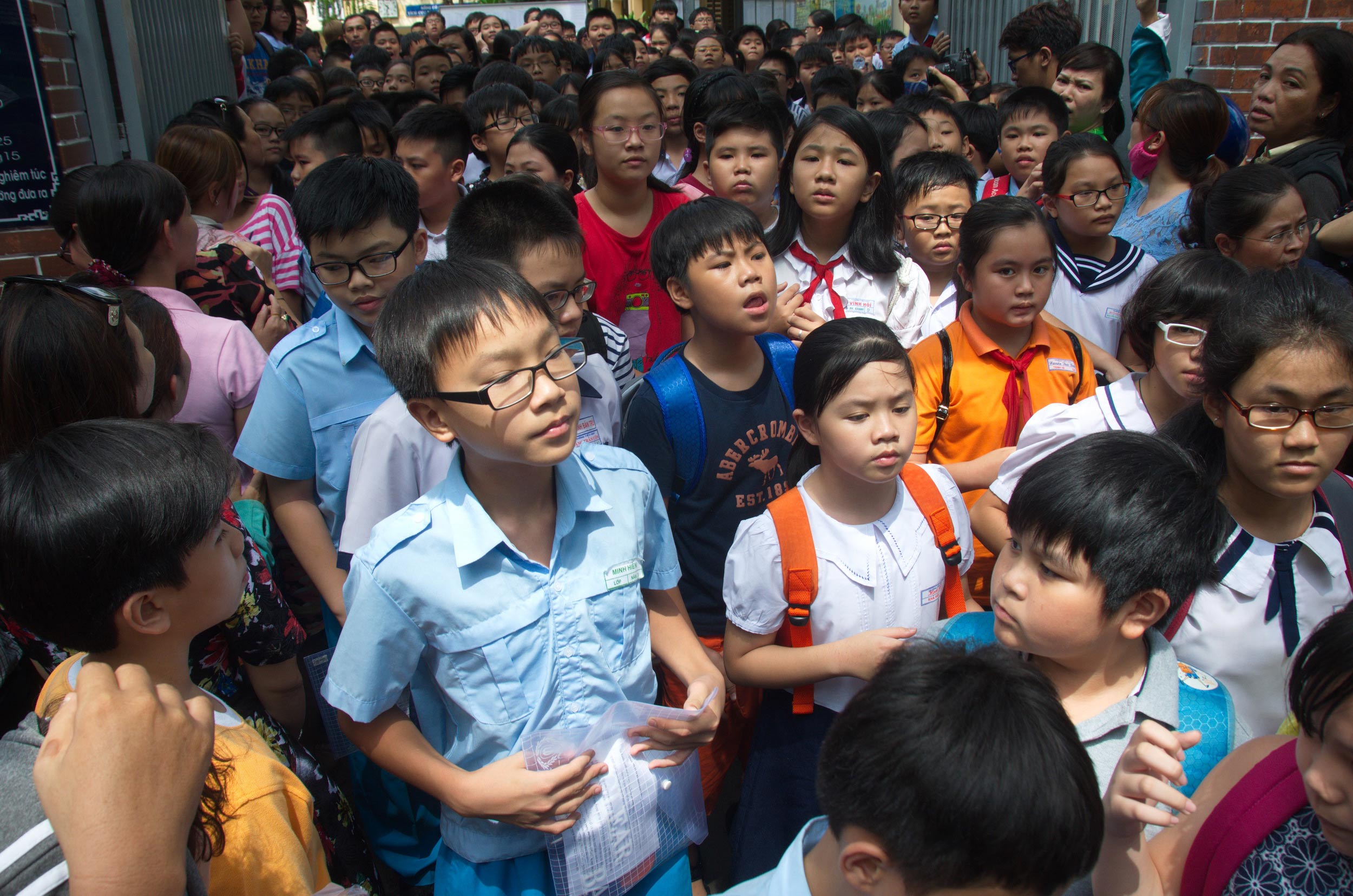 Tuyển sinh lớp 6 nóng vì nhiều học sinh giỏi - Ảnh 1.