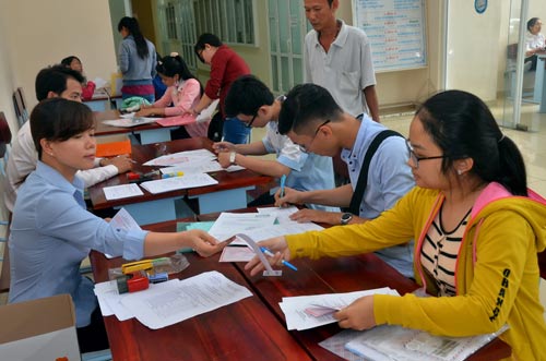 Điểm vào ngành y khoa cao chót vót - Ảnh 1.