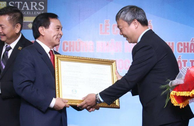 Công khai chất lượng bằng kiểm định
