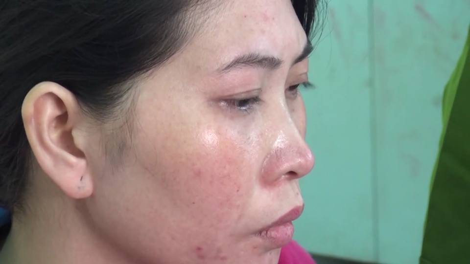 Vụ chặt đầu chồng: Người vợ không khóc nhưng nhiều lần ngất xỉu