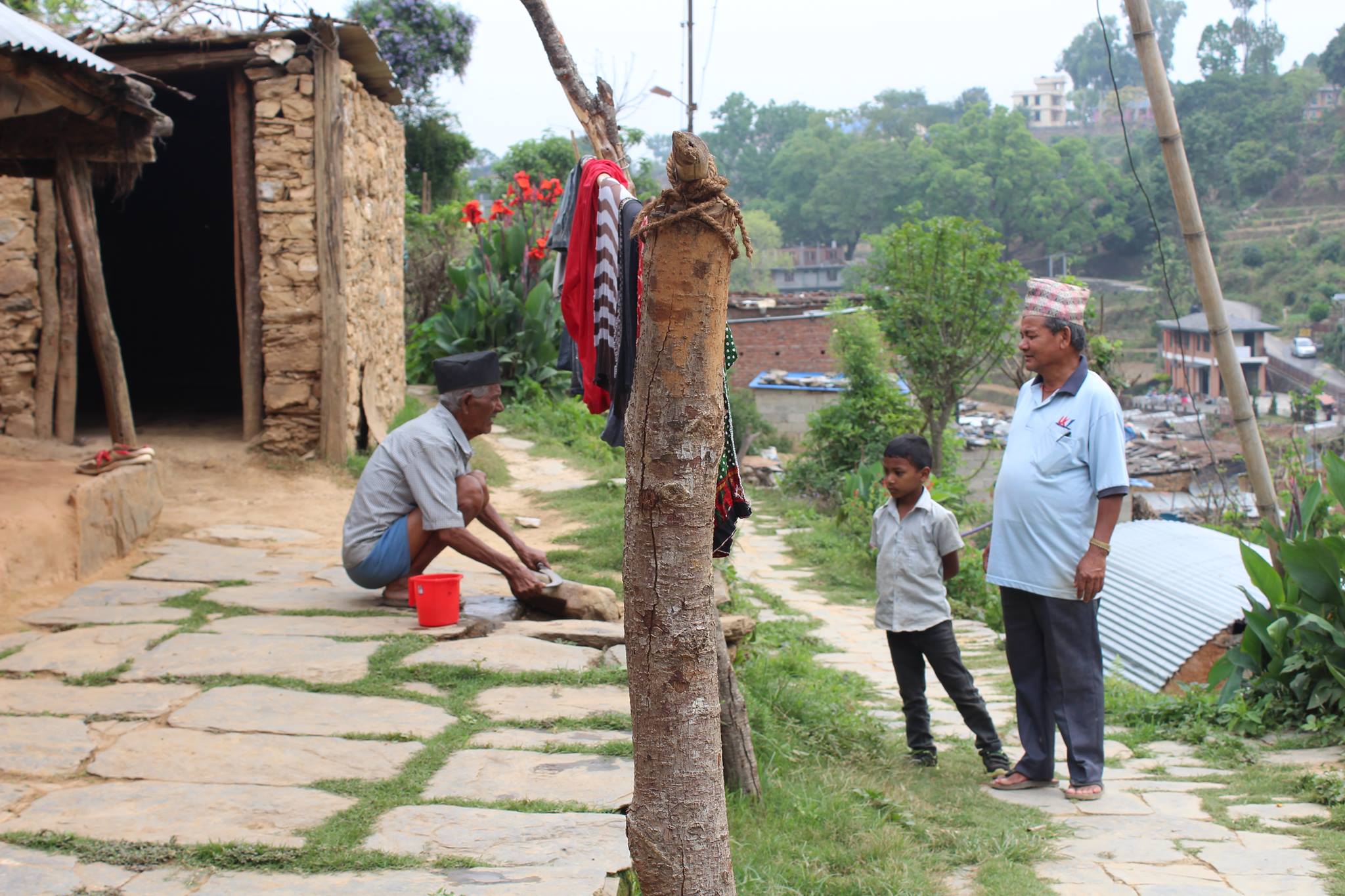 Cuốc bộ và quá giang ở Nepal - Ảnh 11.