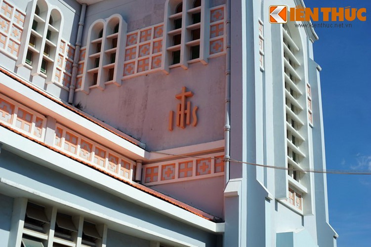 Khám phá nhà thờ Nhọn nổi tiếng ở Quy Nhơn - Ảnh 11.
