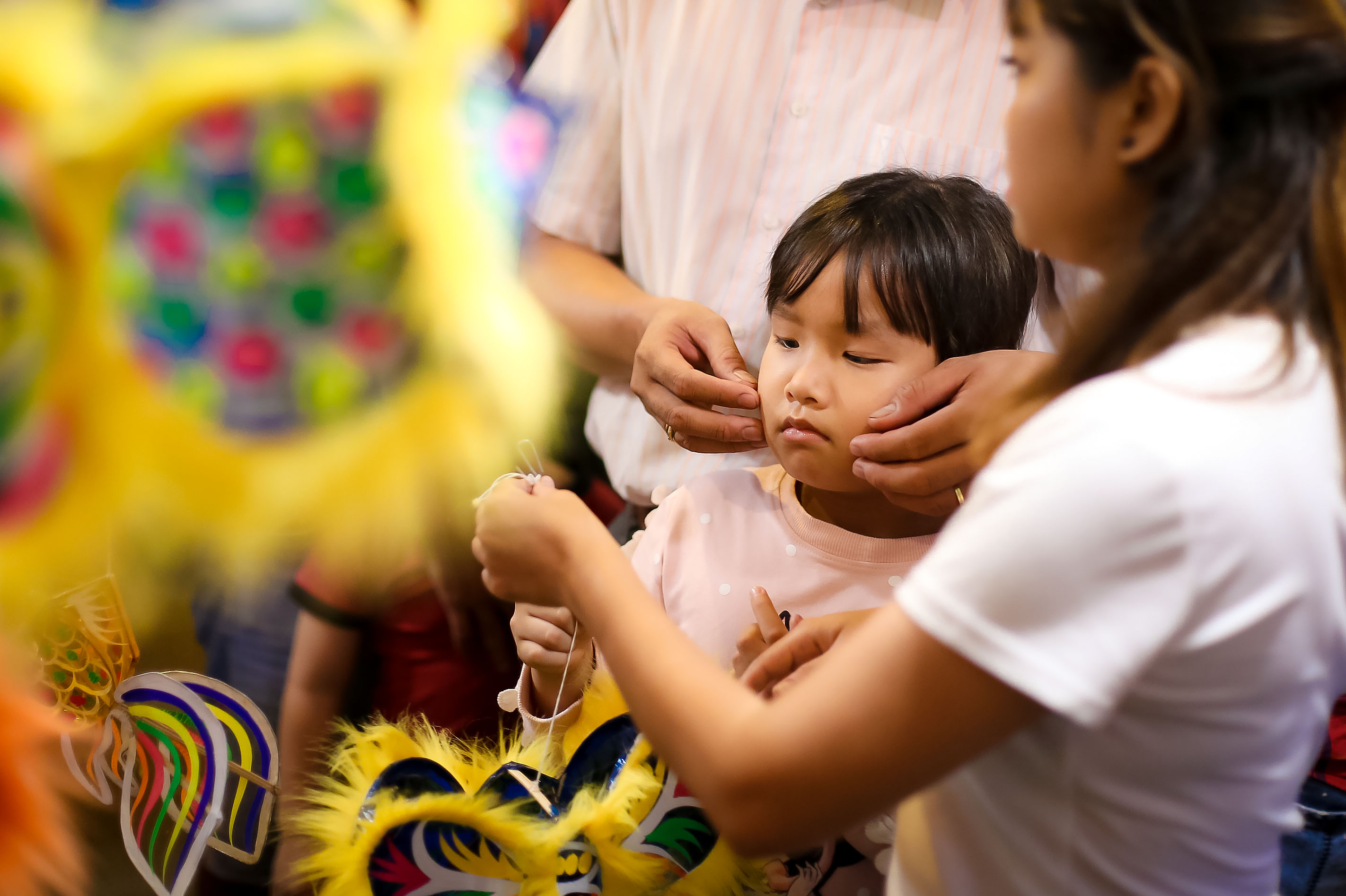 &Ugrave;n &ugrave;n đổ về phố lồng đ&egrave;n Lương Nhữ Học - Ảnh 4.