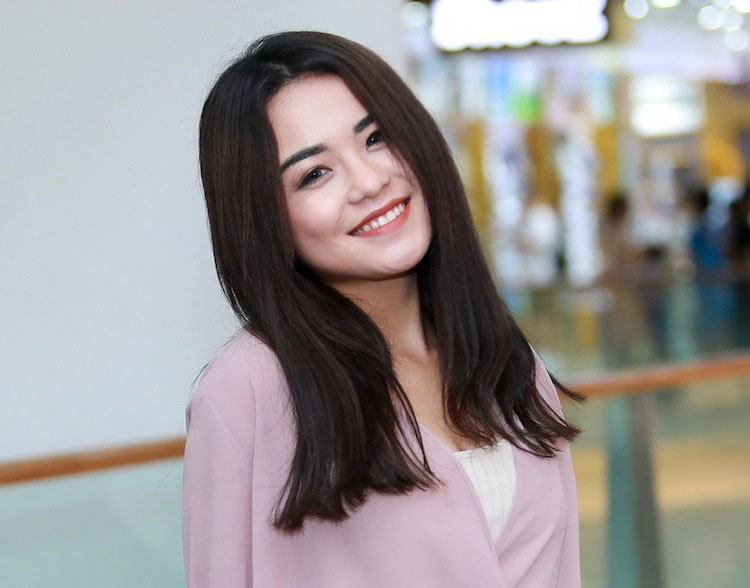 "Ăn theo" lòng thương cảm?