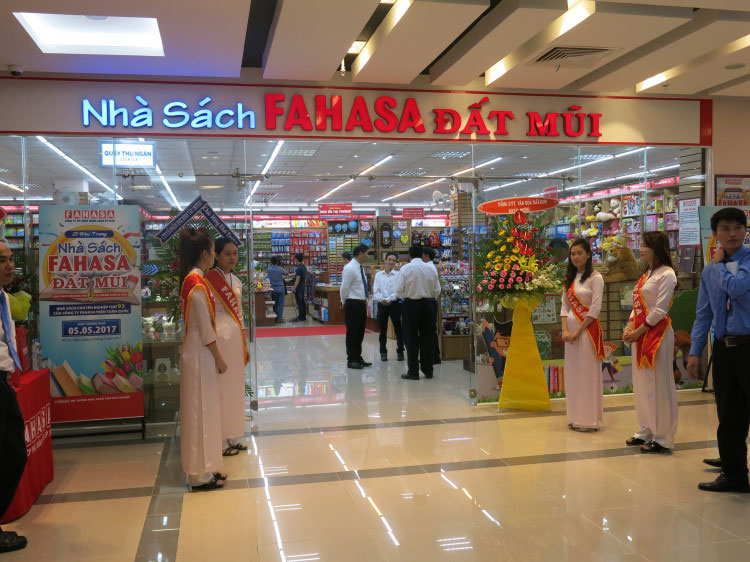 FAHASA đánh dấu nhà sách thứ 100