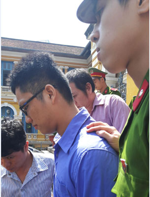 Cướp 10 lượng vàng, nam thanh niên lãnh án