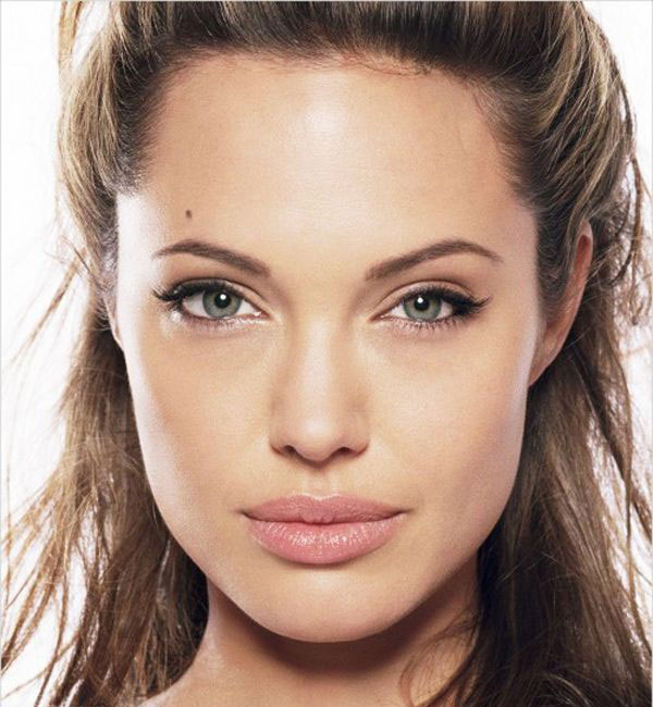 Angelina Jolie - Phim mới và tình yêu tái hợp