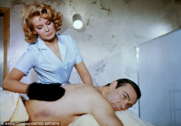 "Bond girl" Molly Peters qua đời