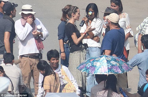 Angelina Jolie chọn Angkor Wat ra mắt phim