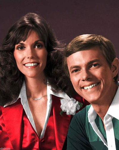 Chú thích: Richard Carpenter và em gái- thành viên của ban nhạc Carpenters