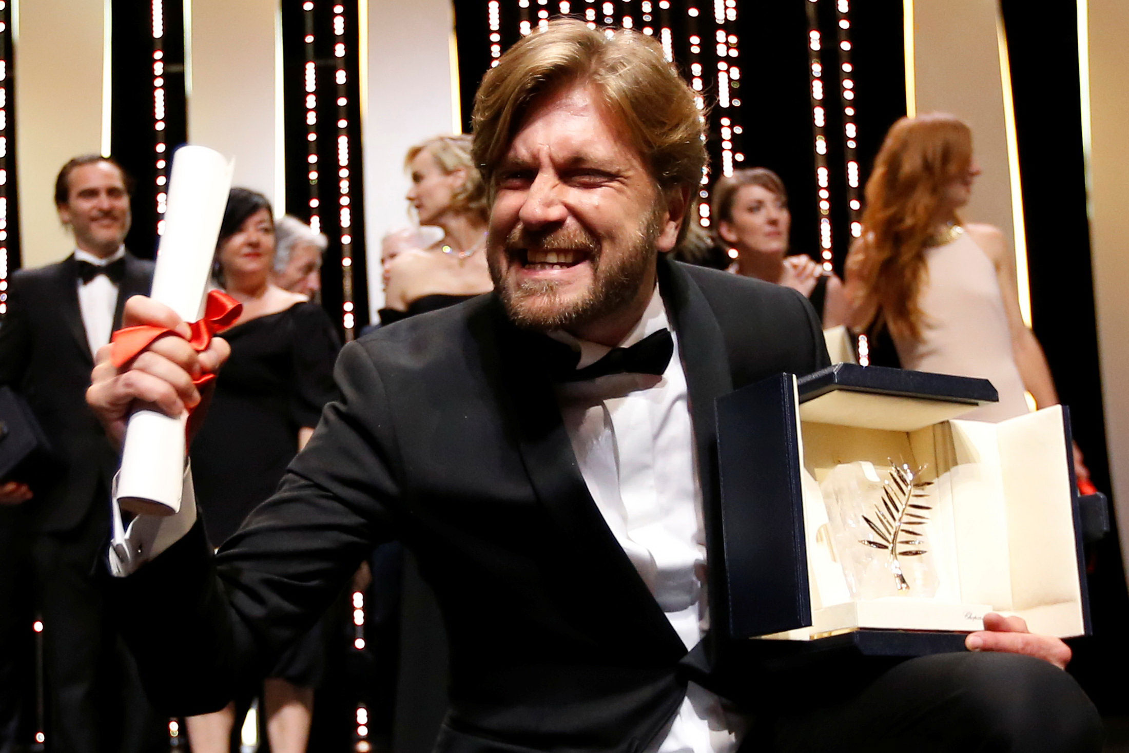 Cành cọ vàng 70: Khát vọng cuộc sống an bình