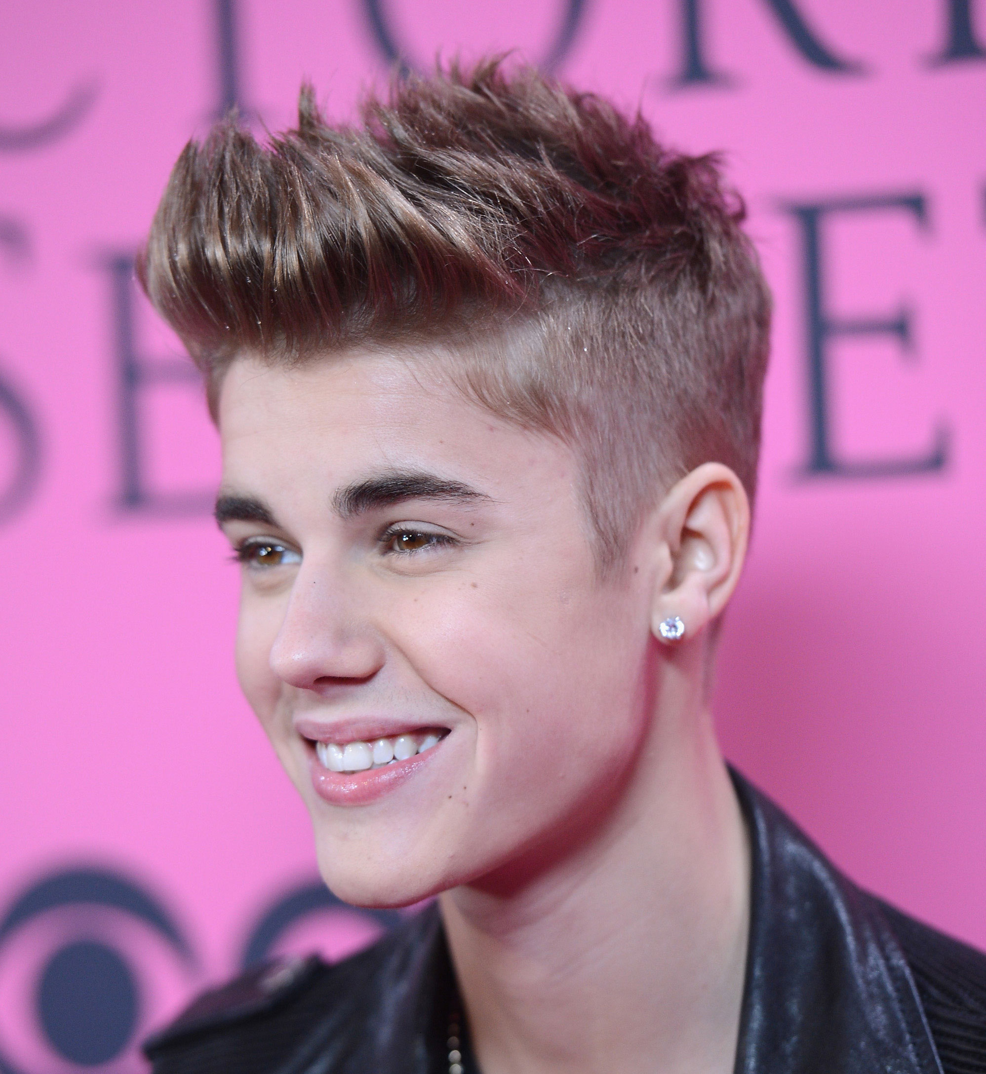 Ca khúc mới của Justin Bieber lập kỷ lục