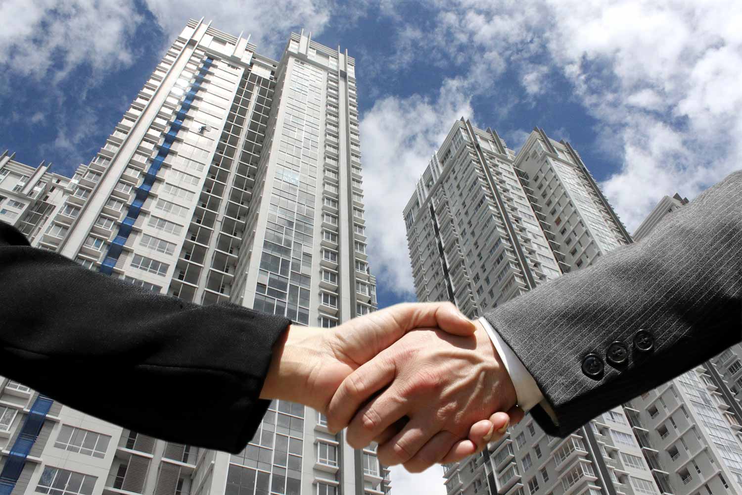 Có 1 tỉ đồng nên đầu tư bất động sản hay mua vàng?