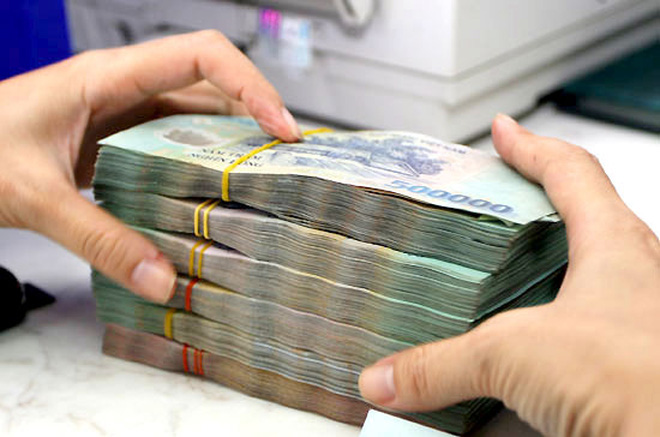 Cần làm gì để tiền trong sổ tiết kiệm không bị "bốc hơi"?