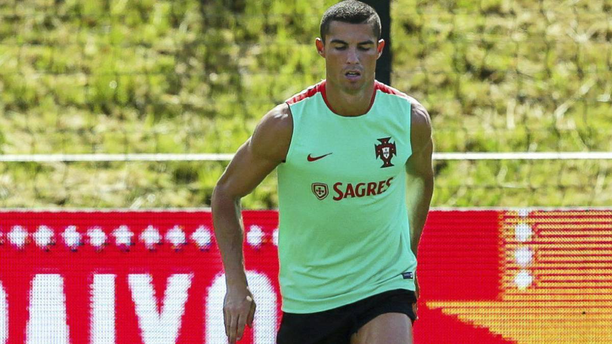 Ronaldo b&aacute;c bỏ c&aacute;o buộc trốn thuế - Ảnh 1.