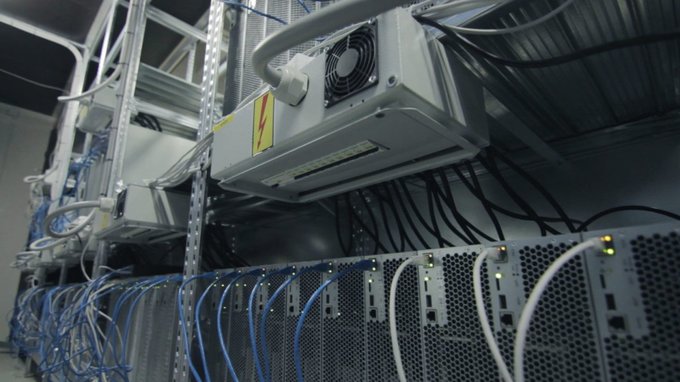 Bên trong mỏ đào Bitcoin cá nhân 2 tỉ đồng tại Việt Nam