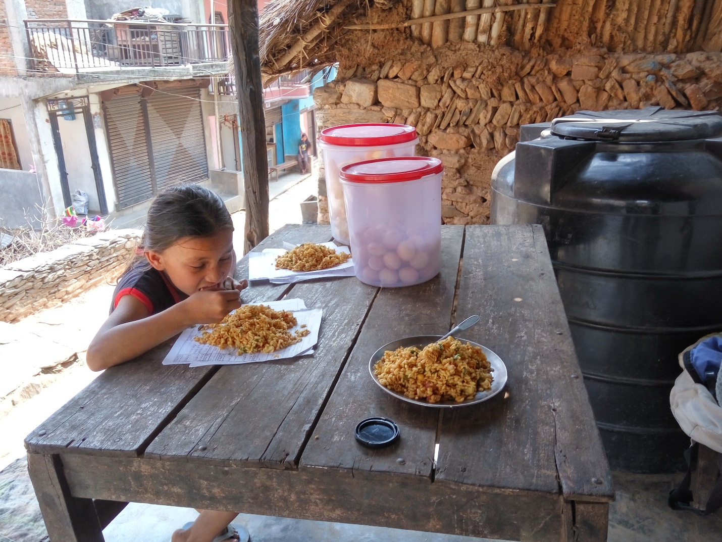 Đi chân đất ở Lumbini - Ảnh 18.