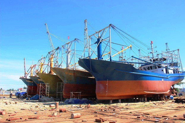 Sửa tàu chậm, ngư dân tăng yêu cầu bồi thường lên 45,6 tỉ đồng