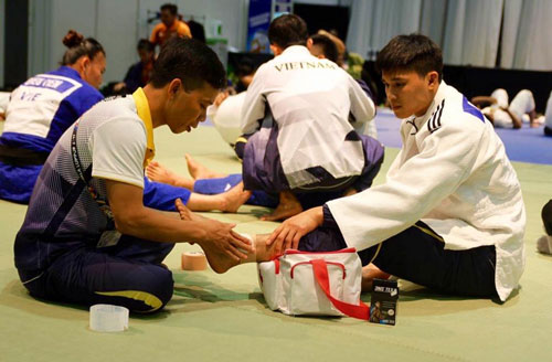 Người hùng sau tấm huy chương